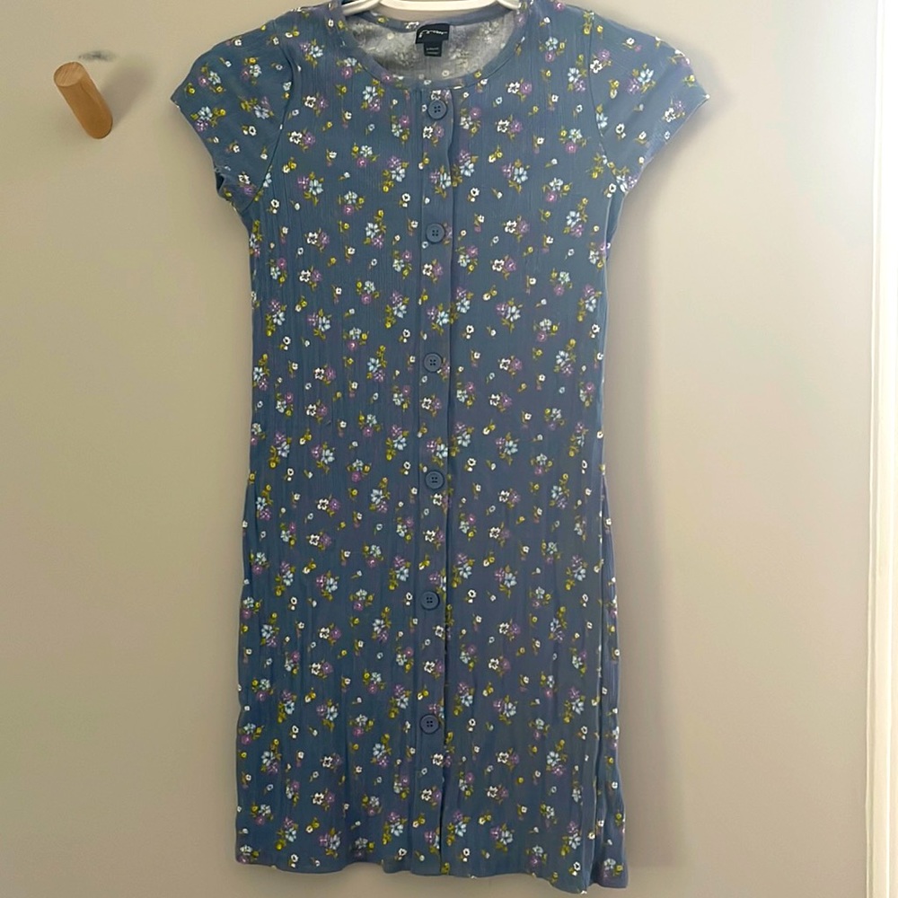 Short sleeved dress
